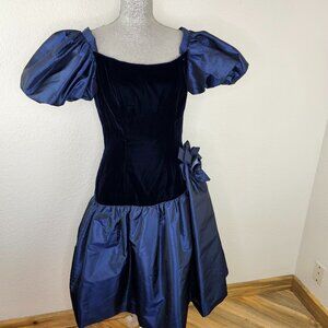 VICTOR COSTA Vintage 80's Perfection Navy Blue Velvet Satin Puff Sleeve Dress